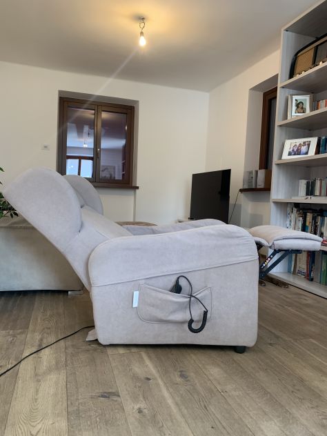 Poltrona autoelevabile per anziani - Foto 2