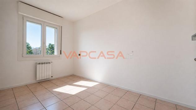 ESCLUSIVO E LUMINOSO TRIOLOCALE CON BOX DOPPIO - Foto 18