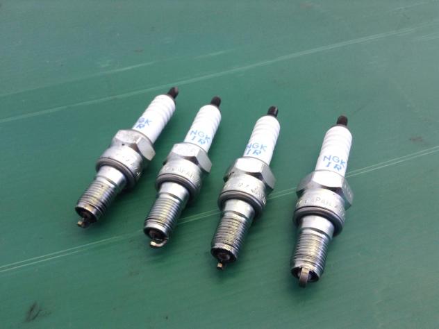 HONDA CB GT ABS KM0 1000 KIT 4 CANDELE - NGK IMR9E9HES 2026 JH2SC93A