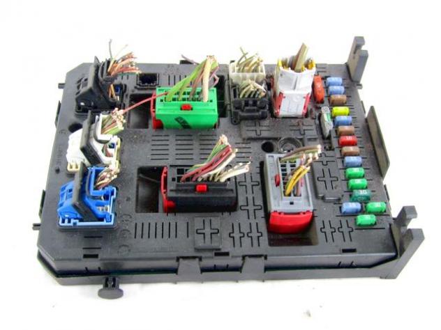 9664843780 KIT ACCENSIONE AVVIAMENTO CITROEN C4 1.6 D 66KW 5M 5P (2009) RICAMBIO USATO CON CENTRALINA MOTORE, BLOCCHETTI ACCENSIONE APERTURA CON CHIAV - Foto 4