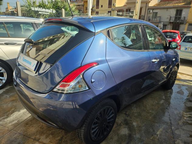 Lancia Ypsilon 1.0 70cv HYBRID 03/2022 - Foto 6