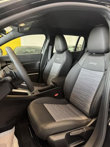 Jeep Avenger 4xe Hybrid 1.2 MHEV 4xe Upland - Foto 9