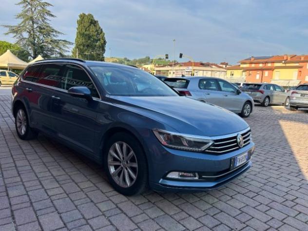 VOLKSWAGEN Passat Variant 2.0 TDI DSG ConfortLine BlueMotion Technology rif. 24037029 - Foto 2