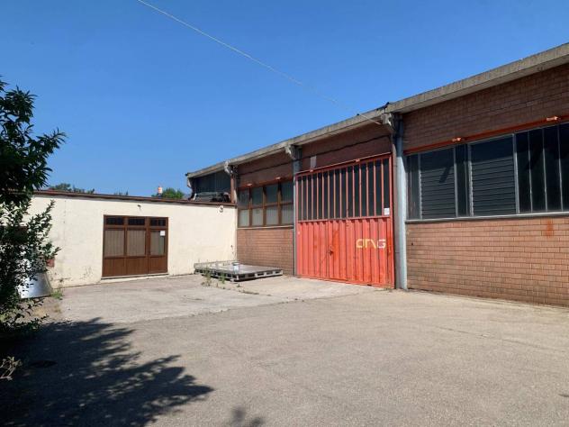 Commerciale in affitto a Serramazzoni