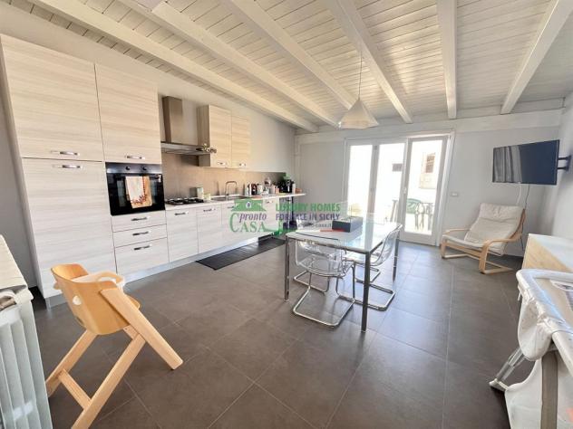 Rif: 2762 - COMISO – Appartamento rifinito su due livelli con ampia veranda e garage, zona Carabinieri - Foto 8