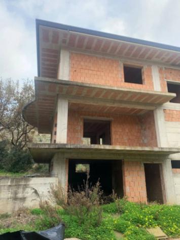 Immobile in asta di 276 m², box auto in vendita a Fondi - Foto 2