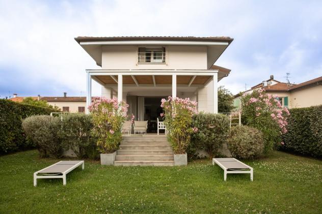 Villa in affitto a Forte dei Marmi 130 mq Rif: 1302516