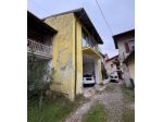 185/2025 U VA - Porzione di casa in asta a Sangiano