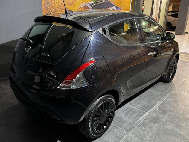 Lancia Ypsilon 1.0 FireFly 5 porte S&S Hybrid Gold - Foto 3