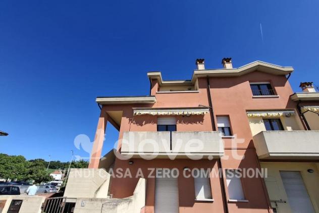 Appartamento di 100 m² con 4 locali e box auto in vendita a Fano