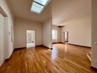 Appartamento in affitto a Lucca 200 mq  Rif: 1316293