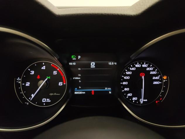 Alfa Romeo Stelvio 2.2 Turbodiesel AT8 Q4 Bi-Xeno Navi BLIS DAB 19” - Foto 10