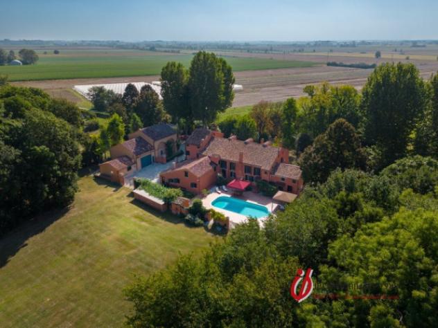Villa di 900 m² con più di 5 locali in vendita a San Bellino - Foto 2