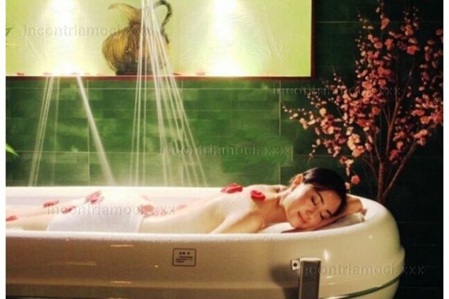 Lucca Nuova Bellissma ragazza MISTO BODY MASSAGGI0 PERFETT0 COMPLETO RELAX - Foto 3 Tel:3270560661