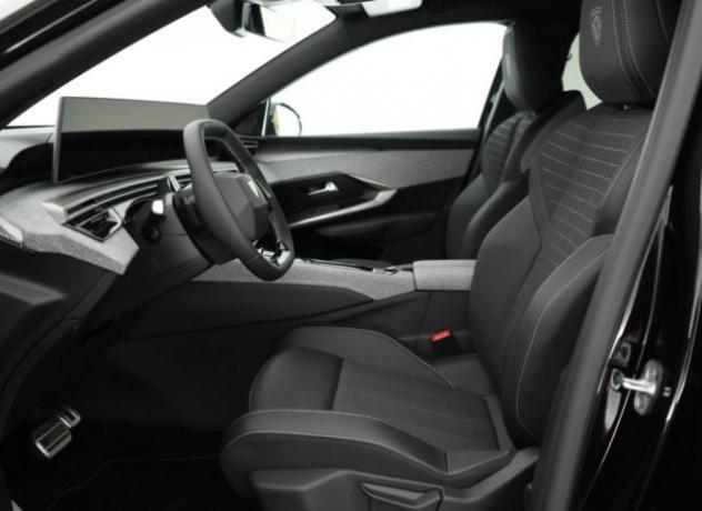 PEUGEOT e-3008 motore elettrico (73kWh) 210 CV GT rif. 24067702 - Foto 5