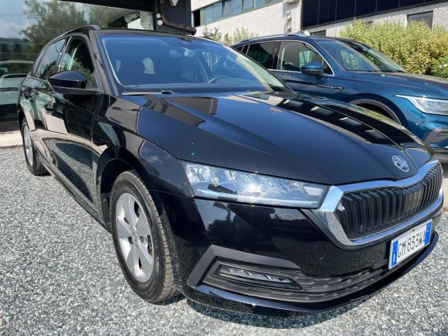 Skoda Octavia 2.0 TDI EVO SCR DSG Wagon 03/2023 KM 83430 - Foto 3