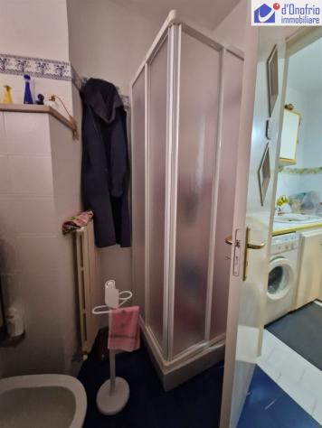 VENDESI INTERO FABBRICATO RISTRUTTURATO SU TRE LIVELLI ALLA PIAZZA DELL'OLMO - Foto 5