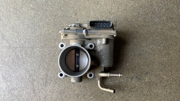 Corpo farfallato Toyota Yaris 1.3 benzina del 2010 (22030-47010) - Foto 3