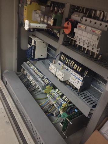 Tappatore monotesta per tappi a pressione - Foto 3