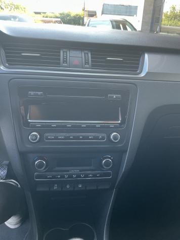 Skoda Rapid 1.6 Diesel Neopatentati - Foto 9