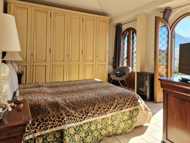 MONTIGNOSO, villetta a schiera con giardino angolare a circa 3,5 km dal mare della Versilia. L'immobile è composto di sala, cucina, disimpegno, camera - Foto 13