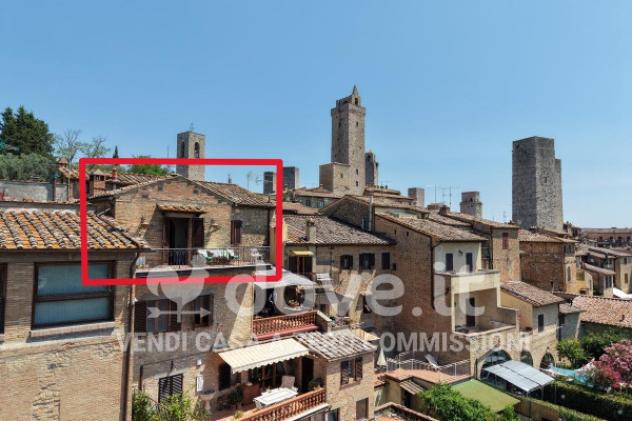 Appartamento di 160 m² con più di 5 locali in vendita a San Gimignano