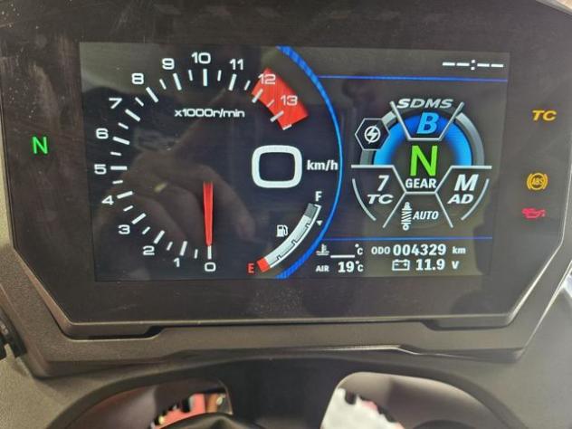SUZUKI GSX-S1000GX 2024 - Foto 3
