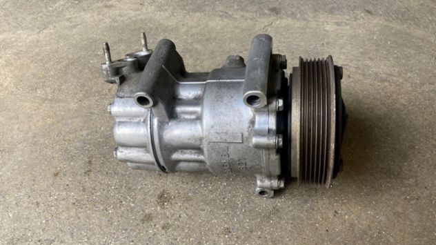 Compressore climatizzatore Citroen C3 1.4HDI del 2006 (9655191680) - Foto 3