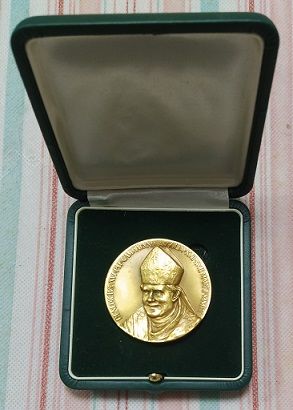 EFFIGE DI PAPA BENEDETTO XVI