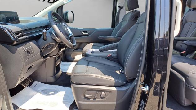 Hyundai Staria 2.2 AT 4WD 7 posti Luxury PROMO FINANZIAMENTO MENO 1000 € - Foto 5
