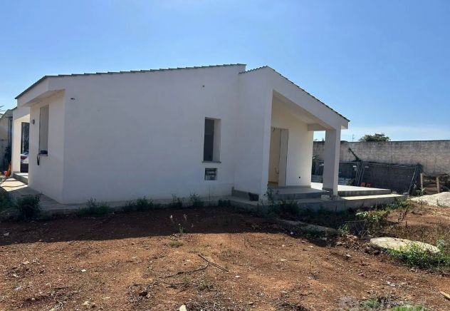 VENDESI VILLETTA INDIP DI 45 MQ+150 MQ DI VERANDA+1450 MQ GIAIRDINO - Foto 3