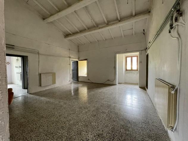 PRESSI PONTASSIEVE VENDESI CASALE CON TERRENO - Foto 5