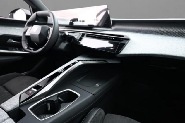 PEUGEOT 3008 Hybrid 145 e-DCS6 GT rif. 23759172 - Foto 4