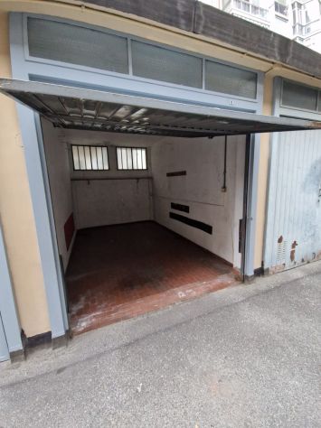 Affittasi box auto singolo in via Rivara Torino