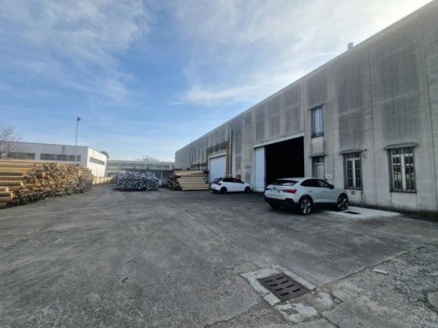 Immobile di 2800 m² con più di 5 locali in affitto a Legnano - Foto 2