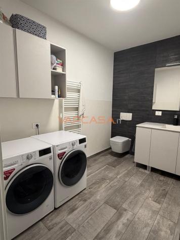 ELEGANTE QUADRILOCALE COMPLETAMENTE ARREDATO E PRONTO DA VIVERE - Foto 7