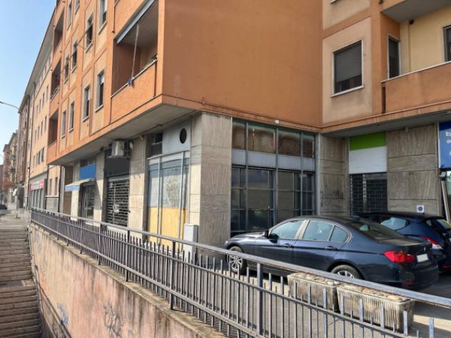 Immobile di 815 m² con più di 5 locali in vendita a Brescia