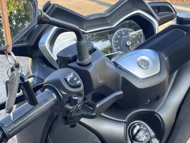 Yamaha X-Max 400 Iron Max pochi km - Foto 10