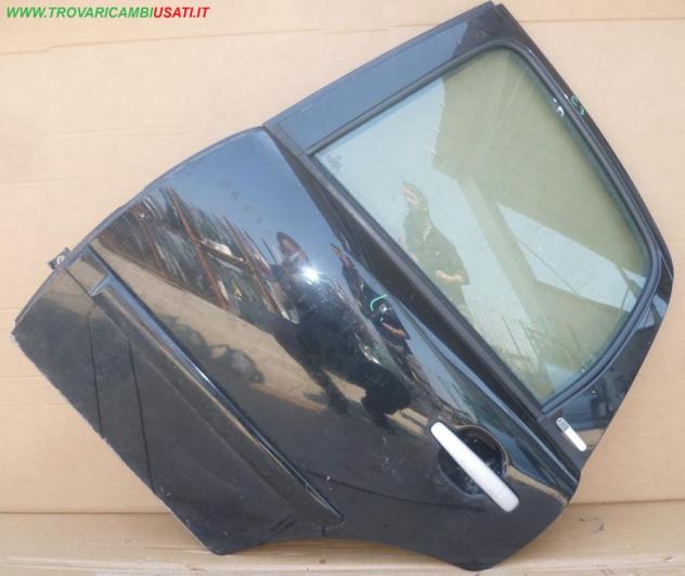 PORTA POST.S. NERO MET CON ALZ (1 BULLO)  Carrozzeria  Lamierati esterni  Porte  Porta post. sx. CITROEN - C3 5 porte - 01-03-2002 - 01-09-2009