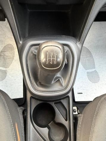 Hyundai i10 1.0 MPI BENZ 65CV 5P CLASSIC 2018 - Foto 9