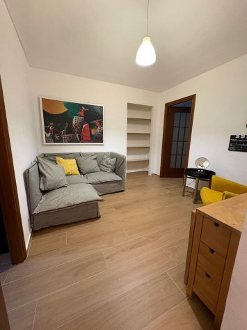 APPARTAMENTO APPENA RISTRUTTURATO IN PIAZZA SANTA GIULIA - Foto 3