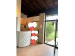 Bancone cassa curvo reception ecopelle bianco legno su misura con spedizione