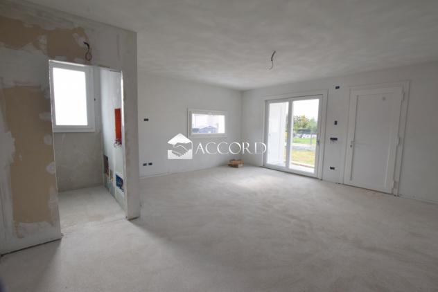 CASA INDIPENDENTE di 6 vani e di 220 mq (VEDELAGO) rif. ZI150 - Foto 4