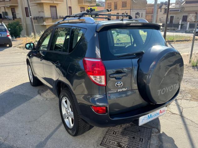 TOYOTA RAV4 2.2 4-4D 136 CV SOL 4X4 - Foto 10