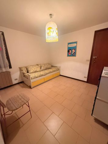 Quadrilocale con terrazzo vista mare, box auto e piscina - Foto 8