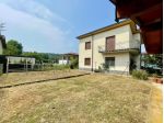 VILLA SINGOLA BIFAMIGLIARE COMPOSTA DA 2 QUADRILOCALI - GIARDINO