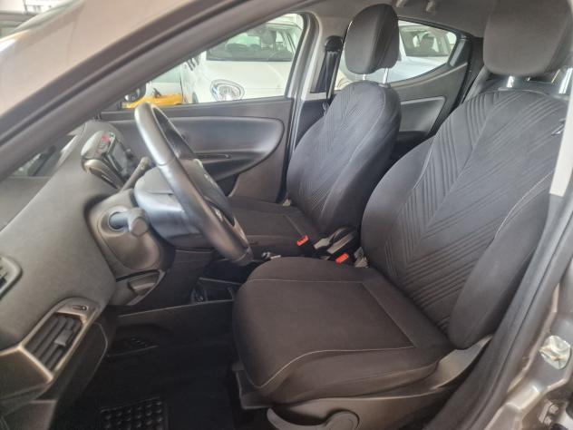 Lancia Ypsilon 1.0 Hybrid Gold 2023 - Foto 6