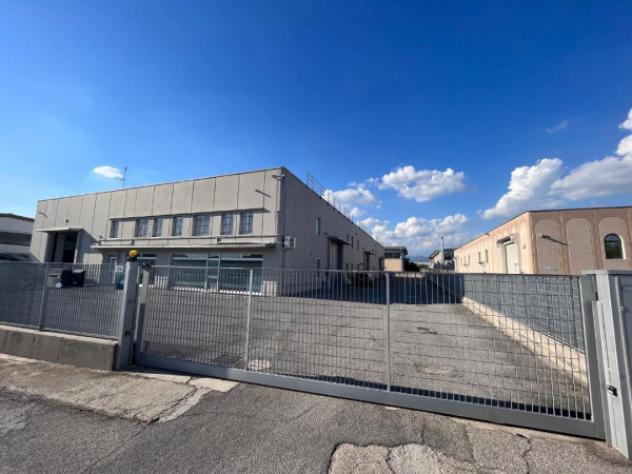 Immobile di 530 m² con 2 locali in affitto a Torbole Casaglia - Foto 5