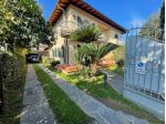 Villetta bifamiliare in affitto a Cinquale - Montignoso 180 mq  Rif: 1318900