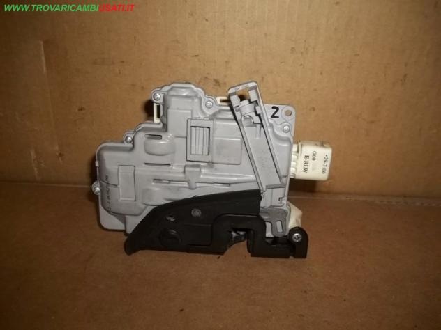 SERRATURA porta POST.S. 8 FILI SEAT LEON (1P)  Carrozzeria  Lamierati esterni  Porte  Serratura porta p SEAT - LEON - 01-06-2005 - 01-12-2012, SEAT -